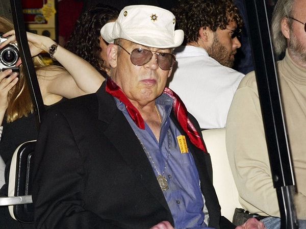 15. Автор "Страха и отвращения в Лас-Вегасе" Хантер С. Томпсон вставал в 3 дня, чтобы выпить, ширнуться и написать что-нибудь