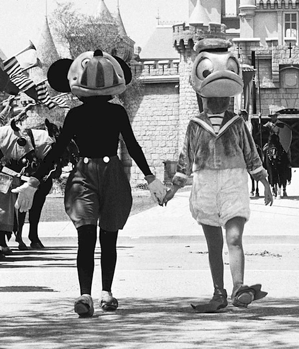 18. Эти двое приглашали на открытие Диснейленда
