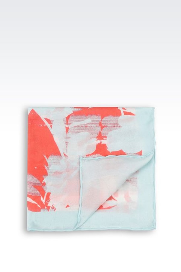 24. 105€ Giorgio Armani Шелковый фуляр.