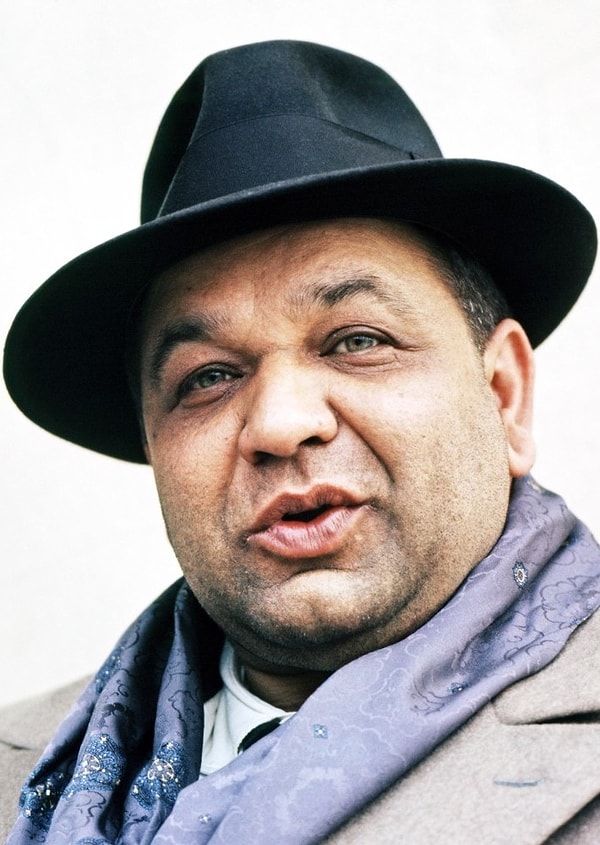 9. Peter Clemenza (Richard Castellano) - Özer Atik