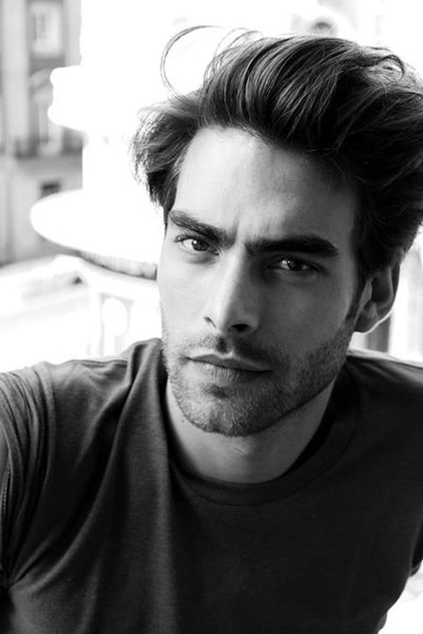 Теперь посмотрим на выбор девушек... Итак, на 10-м месте горячие испанские мужчины (598 голосов).