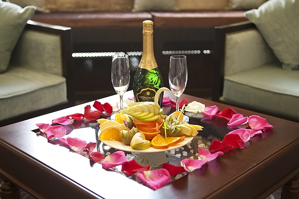 6. Еда в постели