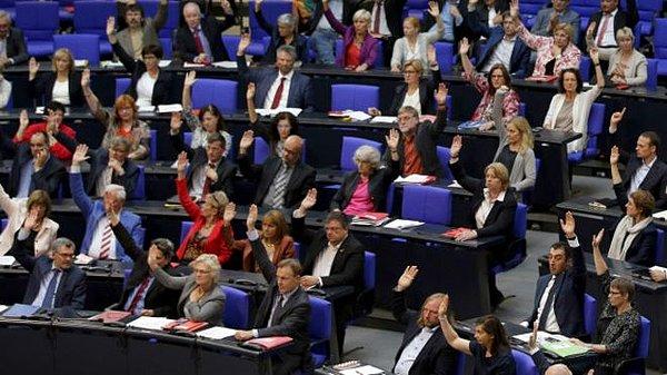 1. Alman Meclisi 'Soykırım Tasarısını' Onayladı