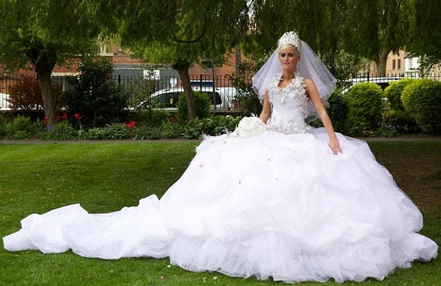 2. Buying the Wedding Dress Before Deciding on the Venue