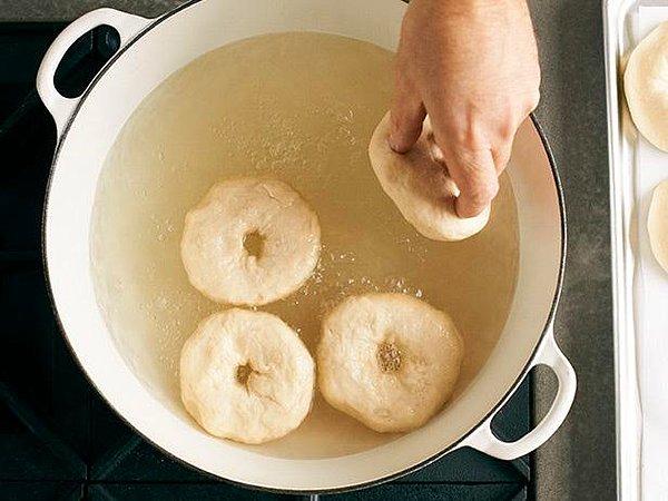 10. Patatesleri haşladığınız suyu tekrar kaynatın