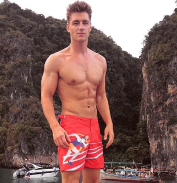 2. Сам Алексей считает, что не стоит сдерживать эмоции и себя, если желание начинает зашкаливать.