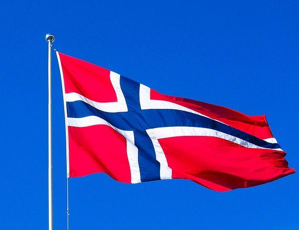 5. Norveç bayrağının içinde kaç tane farklı ülkenin bayrağı bulunmaktadır?