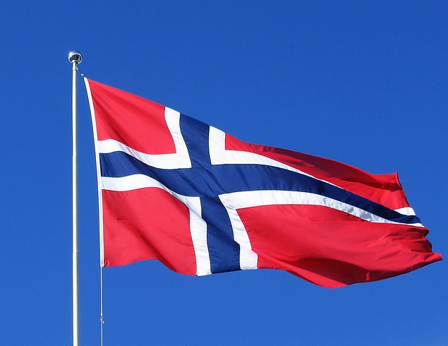 5. Norveç bayrağının içinde kaç tane farklı ülkenin bayrağı bulunmaktadır?