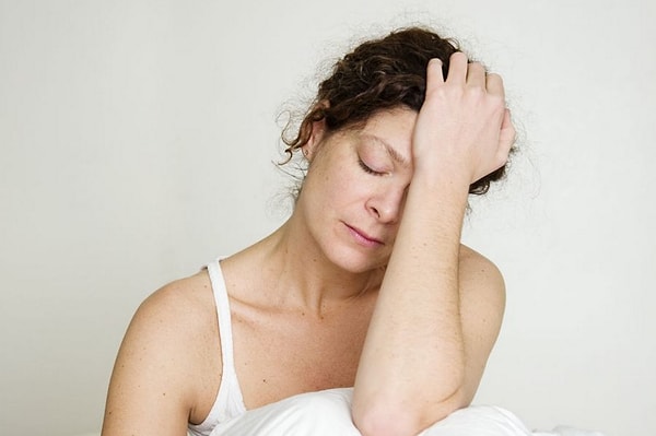 11. «Мой муж жалуется, что во время секса я «просто лежу». По крайней мере, я не отказываю ему в сексе. Я слишком устаю, чтобы проявлять хоть какую-то активность»