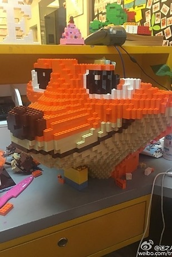 3. Чжао рассказал новостному порталу BuzzFeed, что скульптура состояла из 10 тыс. кусочков, и что он собирал ее три дня.