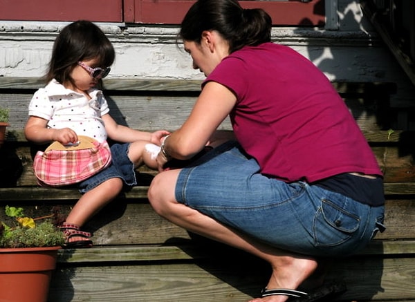 8. Нанесите солнцезащитный крем, прежде чем выйдете из дома