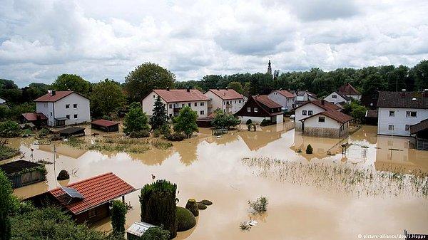 Almanya'da sel felaketinde ölenlerin sayısı 6'ya yükseldi