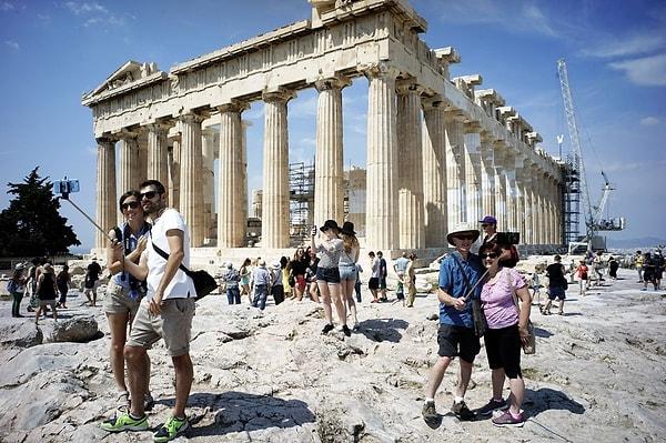 Yunanistan bu yıl 25 milyon ziyaretçi bekliyor