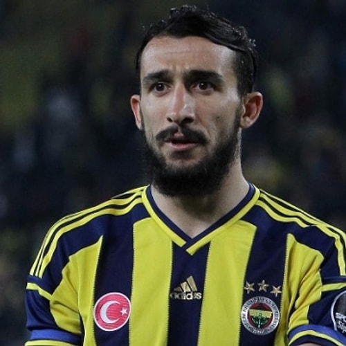 Defansın önünde şüphesiz Chelsea'nin yıldızı Nemanja Matiç yedeği de Mehmet Topal.