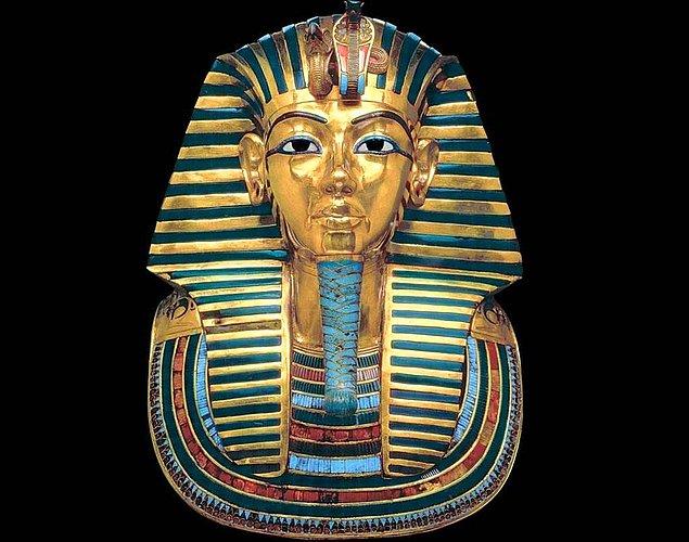Kısa bir süreliğine antik Mısır uygarlığının hükümdarı olsa da, tarihteki firavunlar arasında en çok bilinenlerden biri o.