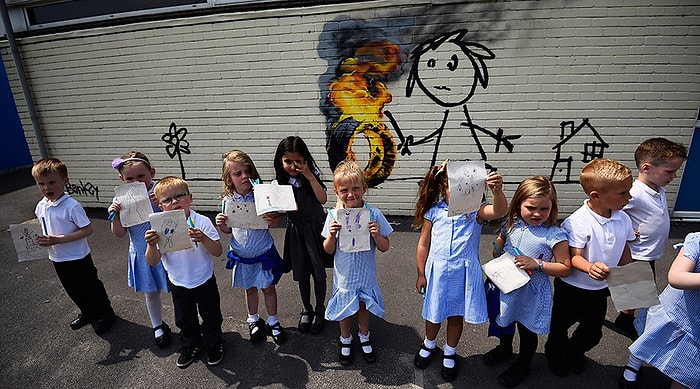 Banksy’nin Son Sürprizi: İlkokula Duvar Resmiyle Teşekkür