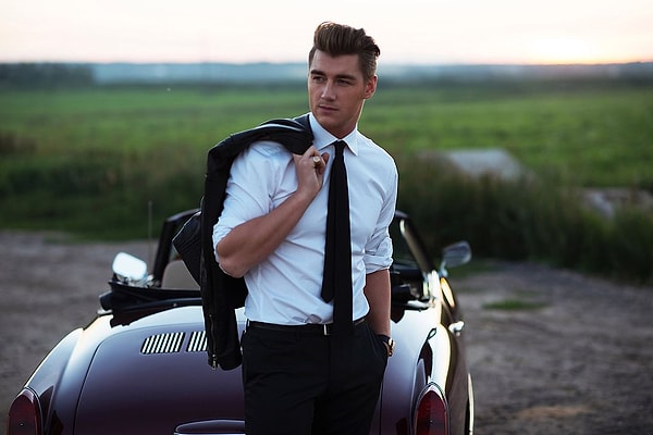 6. По мнению Дарьи, поведение Алексея на проекте заслуживает восхищения. В каждом выпуске он вел себя свободно, не обращая внимания на правила и мнение окружающих.