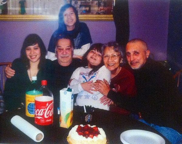 15. Между ними случился роман и вскоре они поженились и завели семью