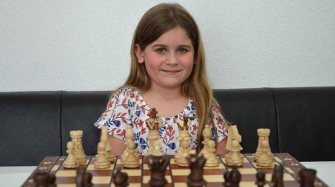 8 Yaşındaki Türk Kızı Aleyna, Avusturya Satranç Şampiyonu