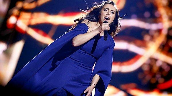 9. Eurovision Şarkı Yarışması'nın finalini hangi ülkeden katılan yarışmacı kazandı?