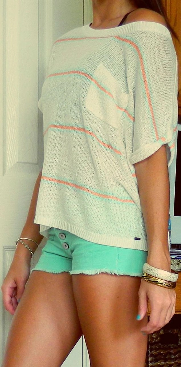Летняя пора: девушки, готовим шорты "на выход"!