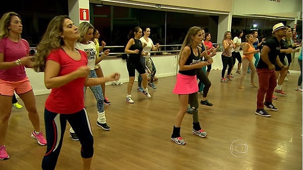 8. Плавать и заниматься спортом...