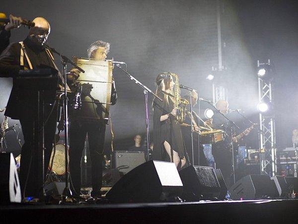 PJ Harvey konserinde İstanbul’un harika bir şehir olduğundan söz etti