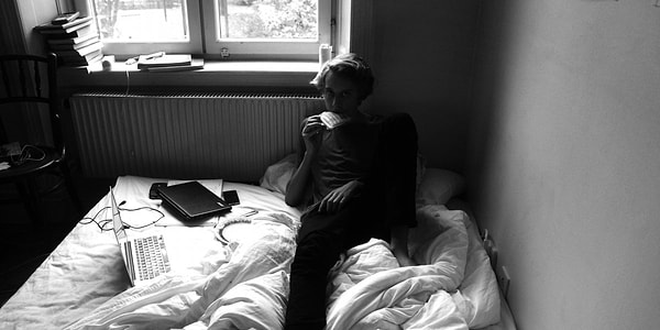 9. Сократите время, которое вы перед сном проводите за компьютером