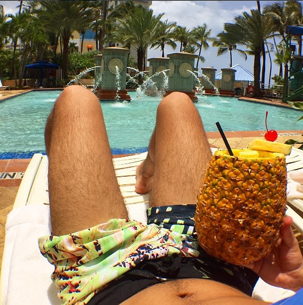 1. Итак, сообщаем явки-пароли. Аккаунт в Инстаграме, о котором идет речь, называется Brosbeingbasic.