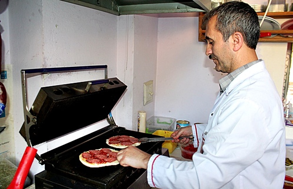 Her Şeyi Geride Bırakıp Ufak Bir Tostçu Dükkanı Açmak