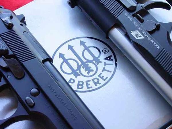 16. ABD Anayasası'nın her vatandaşa silah bulundurma ve taşıma hakkı veren 2. ek maddesi kabul edildiğinde, Beretta firması 250 yıldır silah üretiyordu.