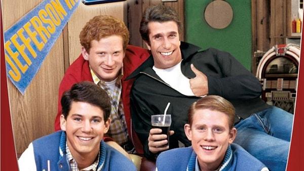 3. 1974 yılında başlayan "Happy Days" dizisi, 50'li yıllarda geçiyordu.