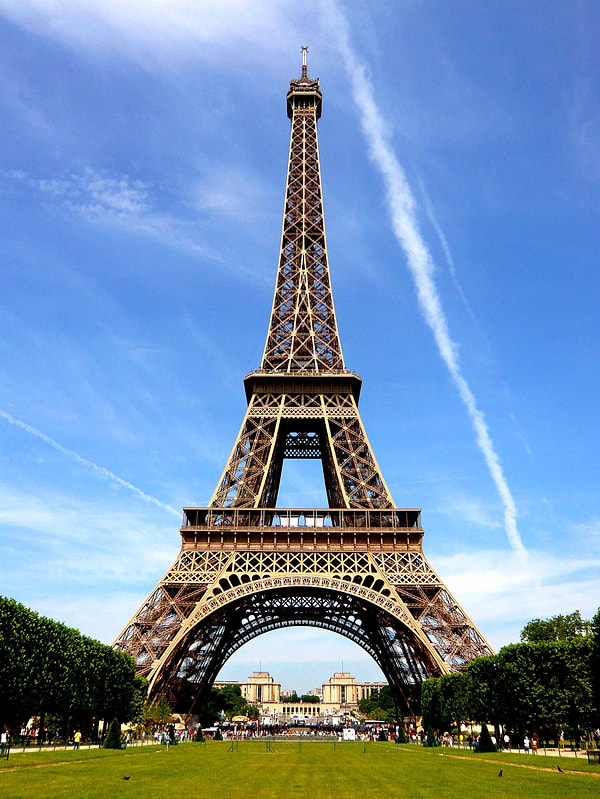 1. Эйфелева башня, Париж, Франция (1887 – 1889)