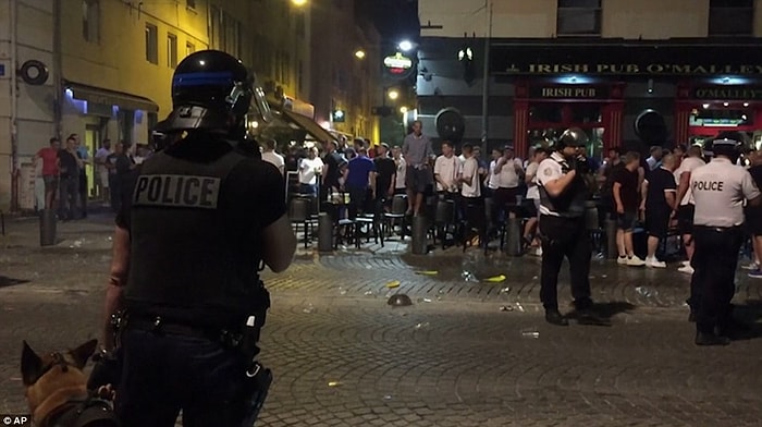 EURO 2016 Olaylı Başladı