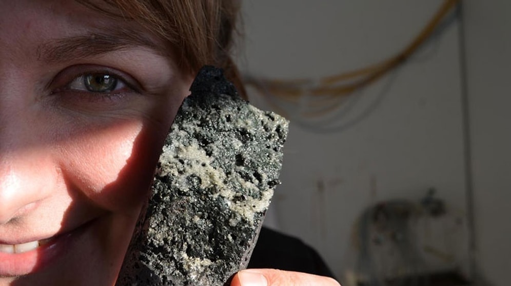 Geleceği Tümden Değiştirecek Bir Buluş: Karbondioksiti Taşın İçine Hapsettiler!