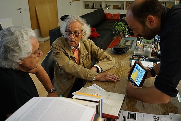 5. Художники всегда мечтали создать проект для широкой публики, за пользование которого не будет взиматься ни единого цента