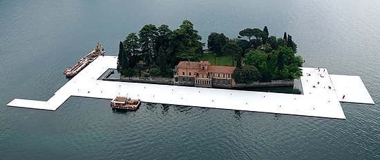 Гулять по воде: первый плавающий мост на озере Изео, Италия