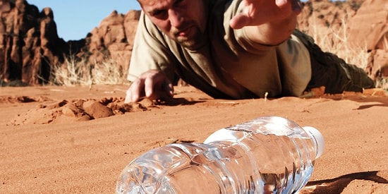 14 признаков того, что вы пьёте недостаточно воды