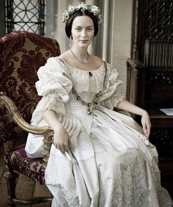 3. Victoria / "The Young Victoria" filminde Emily Blunt