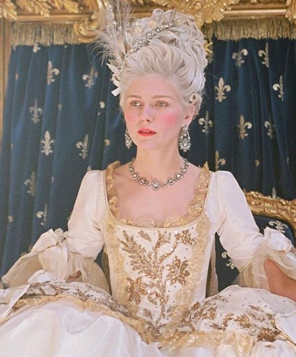 4. Fransa Kraliçesi Marie Antoinette / "Marie Antoinette" filminde Kirsten Dunst