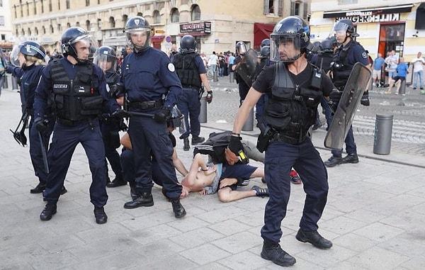 Fransa polisi olaylara müdahale etti