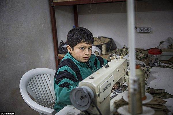 'IŞİD'in üniformaları Suriyeli çocuklara mı yaptırılıyor?'
