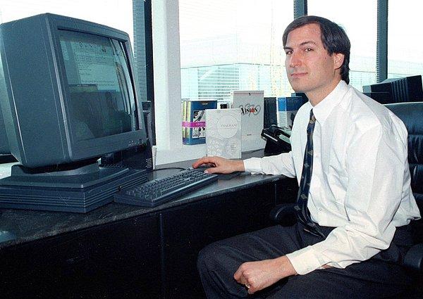 6. Steve Jobs 1985 yılında, CEO John Sculley'nin ayağını kaydırmaya çalıştığı için Apple'dan kovuldu.