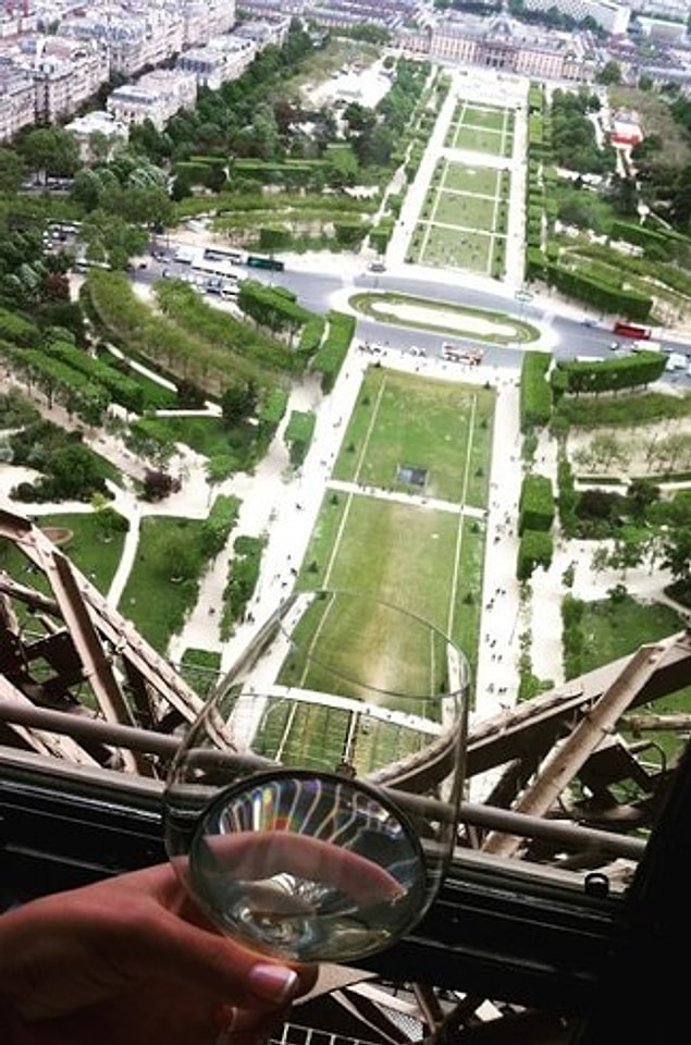 8. Le Jules Verne | Paris, Fransa.