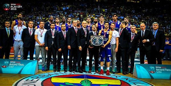 Anadolu Efes'in şampiyonluk hasreti 7 sezona çıktı.