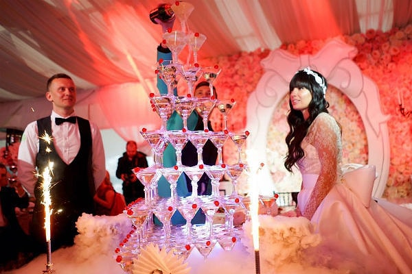 15. За бар с напитками отвечала фирма Bar for you