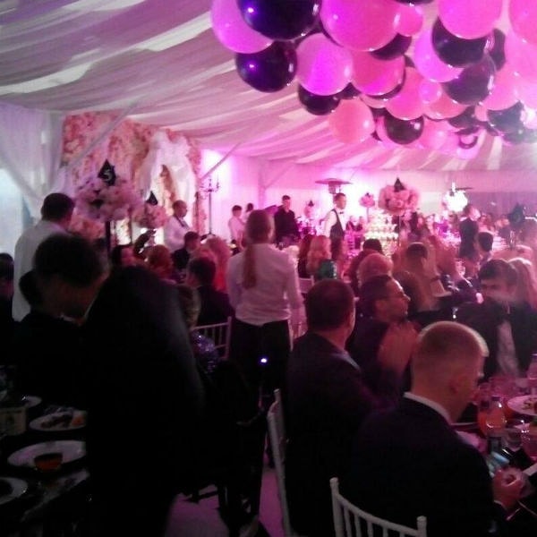 21. Гости отлично отдохнули во время банкета