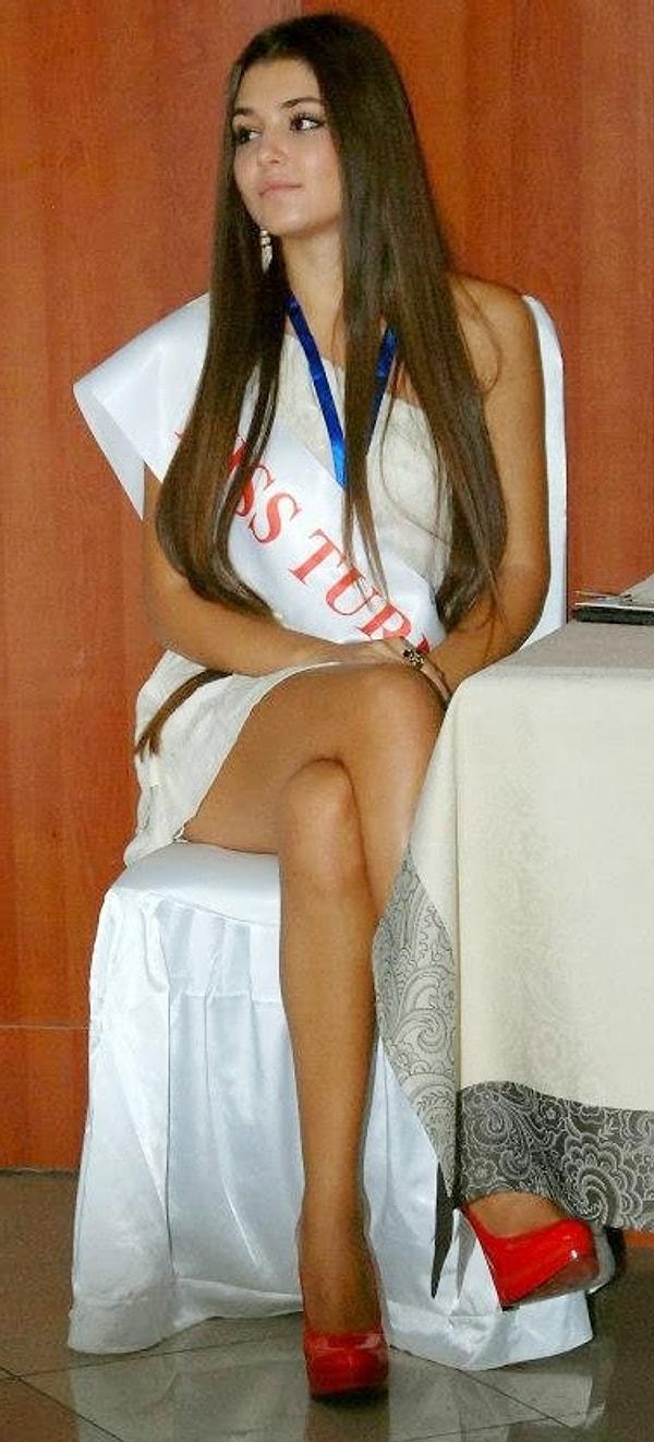 Şöhrete ilk adımı 2012 yılında katıldığı Miss Civilization of the World yarışmasında birinci olmasıyla atmış.
