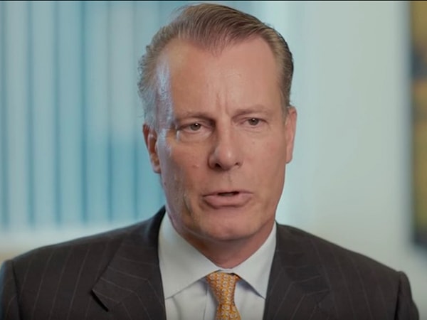 12. Отец до сих пор контролирует компанию. Информация о богатстве Александры стала общедоступной только после того, как ей исполнилось 17 лет и норвежское правительство опубликовало её налоговую декларацию