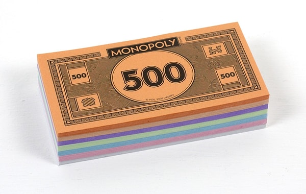23. Dünya çapında her yıl, gerçek paradan daha fazla Monopoly parası üretilmektedir.